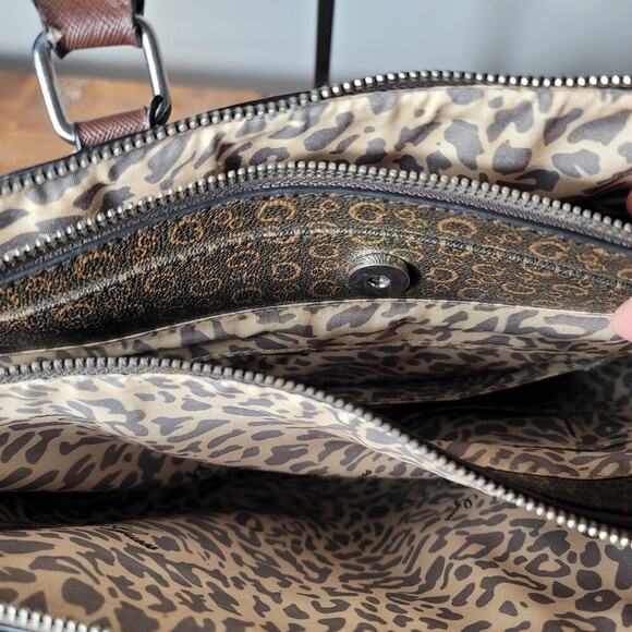 Womens Guess Purse Handbag Brown Shoulder Bag 15x12x5 - Picture 8 of 10